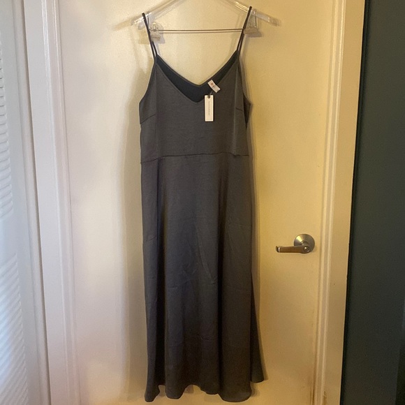 Daily Practice dress in carbon new! Black top not included. Size large - Picture 2 of 4